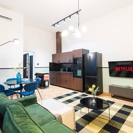 Luxury Peaceful Apartment By The St Stephen'S Basilica Budapest Eksteriør billede