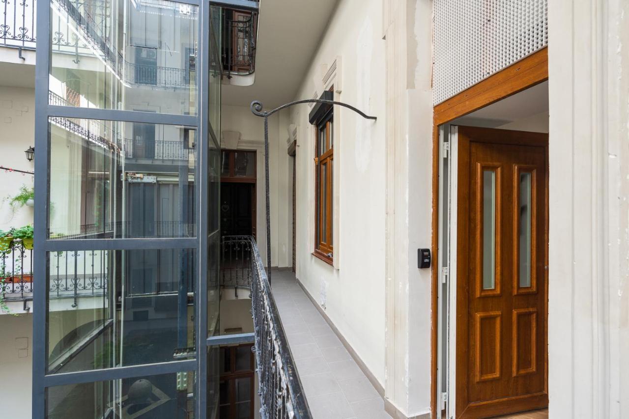Luxury Peaceful Apartment By The St Stephen'S Basilica Budapest Eksteriør billede